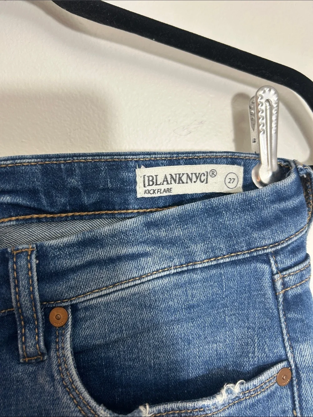 BLANK NYC Kick Flare Raw Hem Denim Jeans size 27